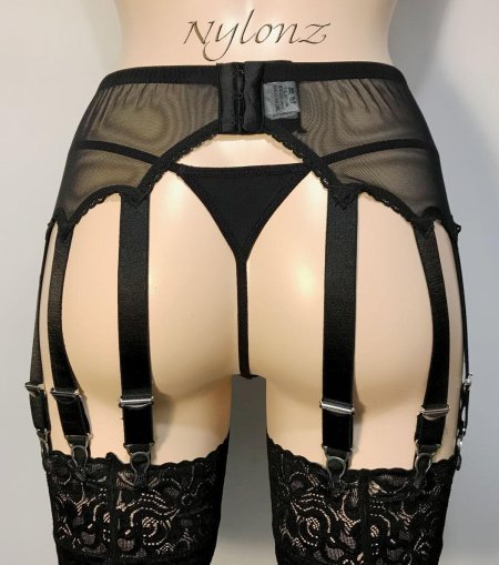 Пояс с чулками