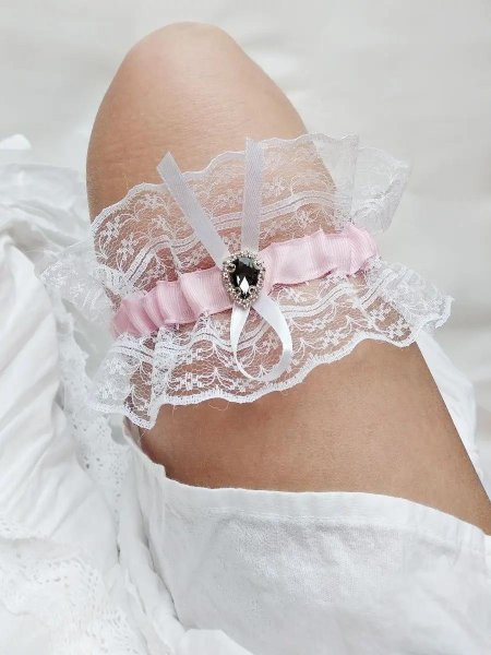 Подвязка на ногу