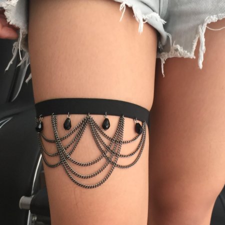 Подвязка на ногу