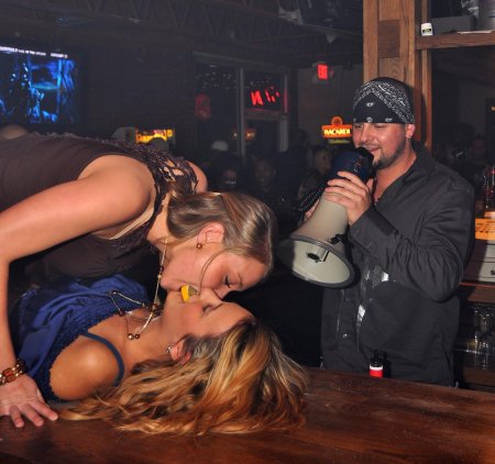 Оргии в клубе