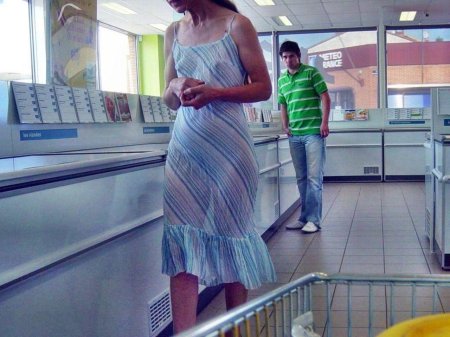 В прозрачной одежде