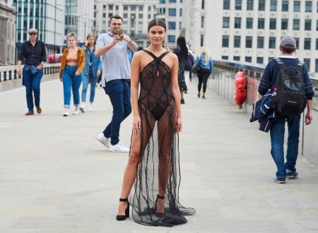 В прозрачном платье на публике