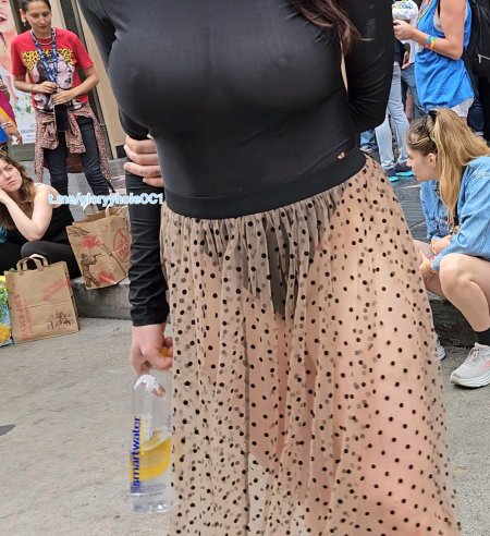 Сиськи в прозрачной одежде