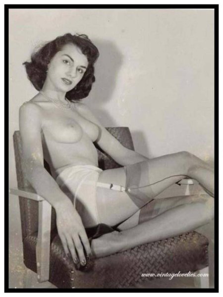 В чулках ретро