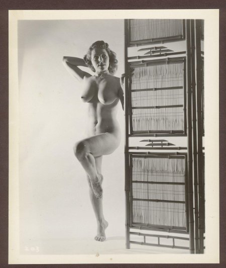 Ретро голые женщины