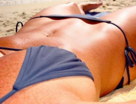 Под бикини