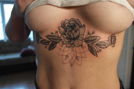 Тату женские на груди