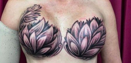 Тату вокруг женского соска