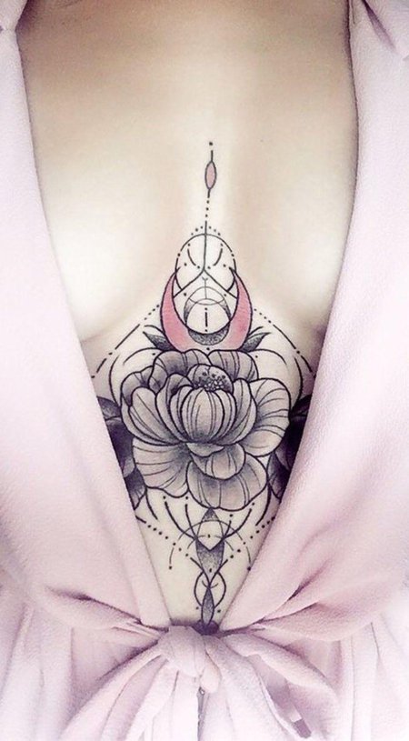 Тату между грудью для девушек эскизы