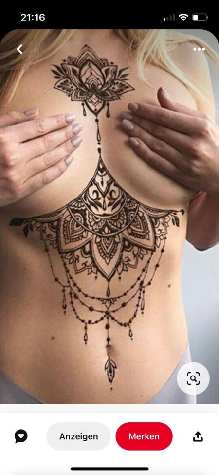 Мандала на груди