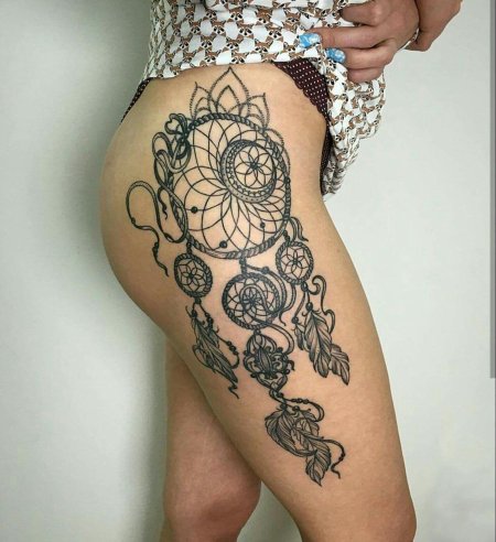 Мехенди на бедре ловец снов