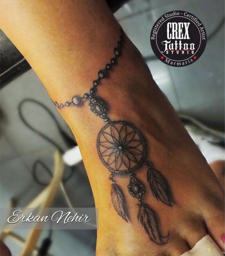 Тату ловец снов для девушек на ноге