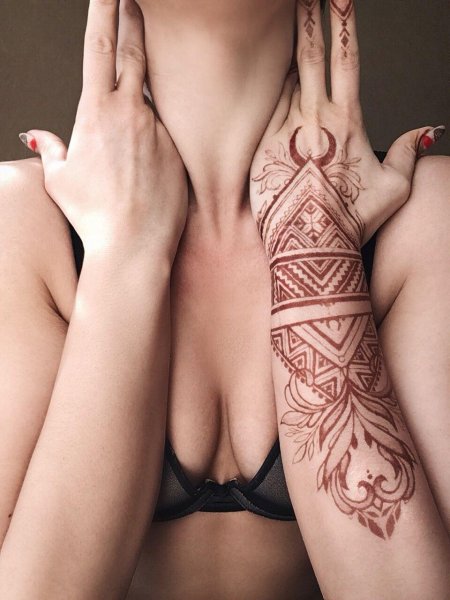 Мехенди на теле