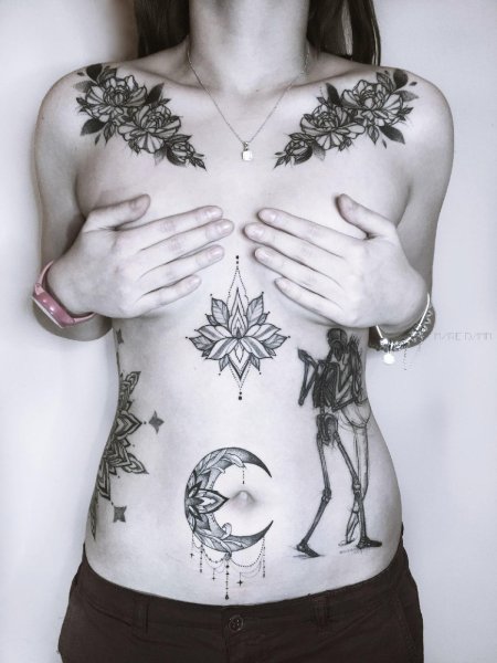 Тату под грудью женские