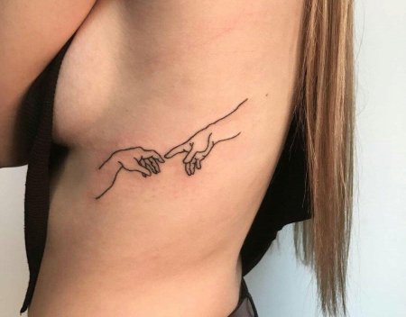 Маленькие тату для девушек под грудью