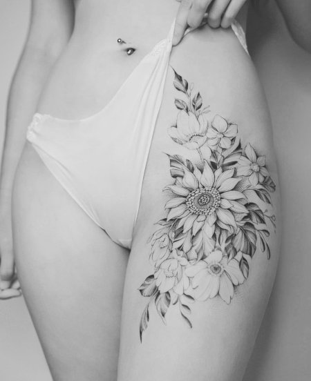 Эскизы татуировок для девушек на бедре