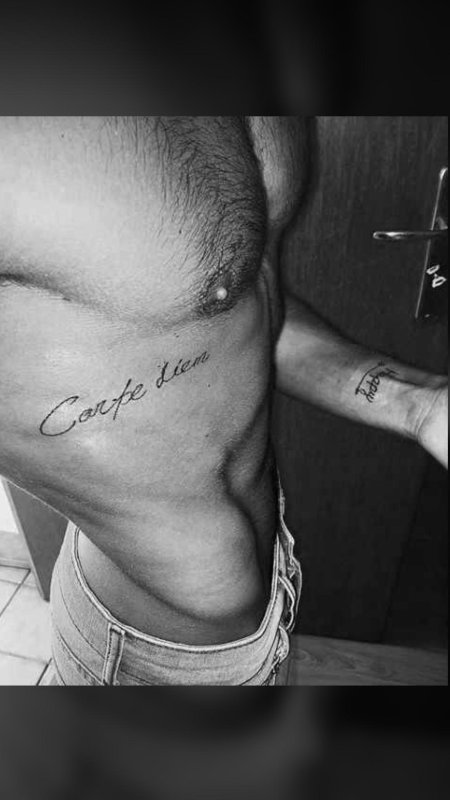 Тату надписи на груди мужские