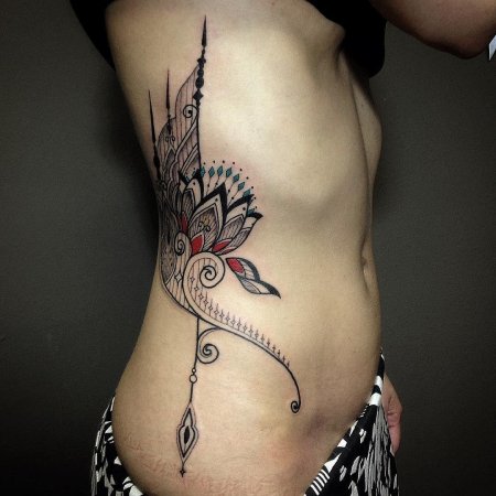 Тату женская