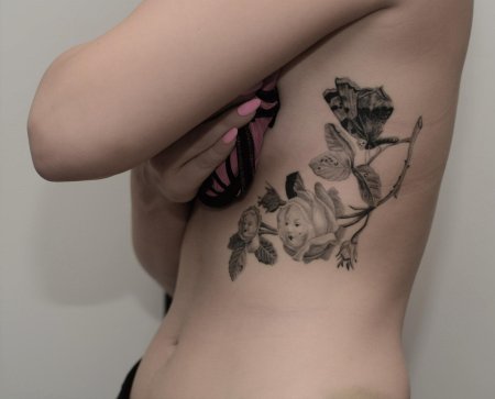 Тату на ребрах для девушек