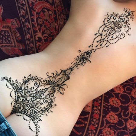 Рисунки хной на спине