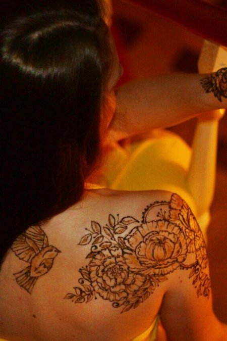 Мехенди на теле