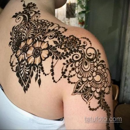 Тату мехенди на шее