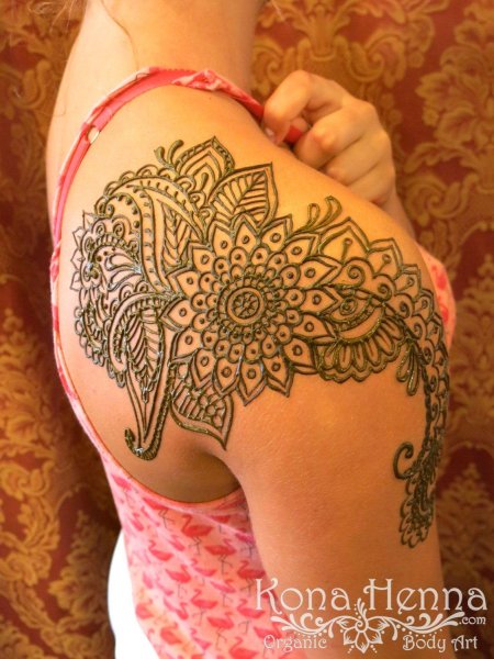 Тату мехенди на плече