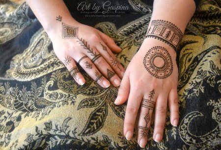 Мехенди на ладони