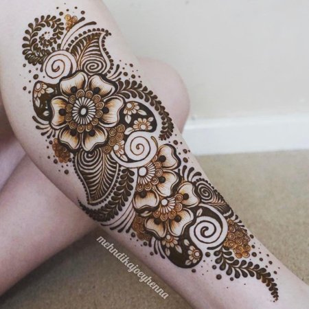 Мехенди на бедре