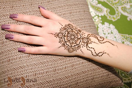 Мехенди тату