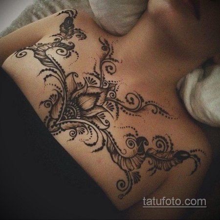 Мехенди на груди