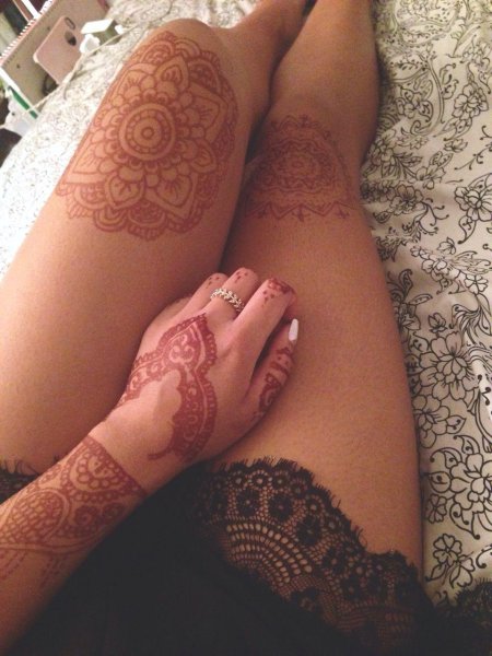 Мехенди хной