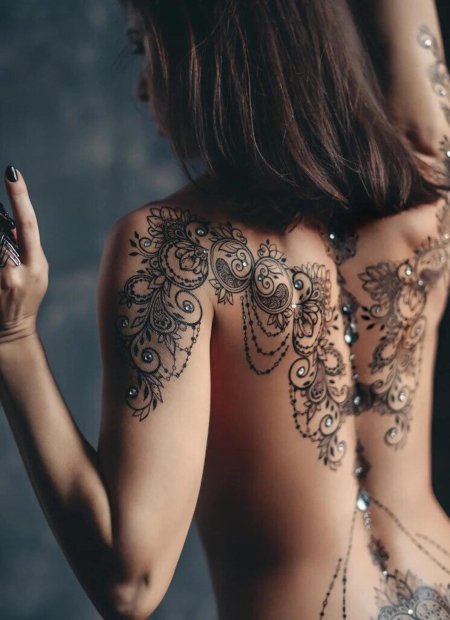 Женская тату