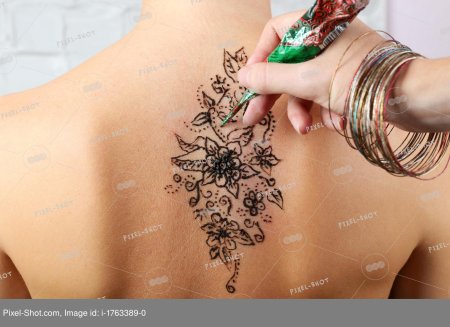 Рисунки хной на спине