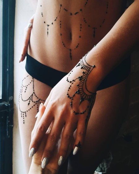 Женская татуировка