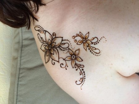 Рисунки хной на спине