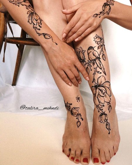 Тату на ногах для девушек