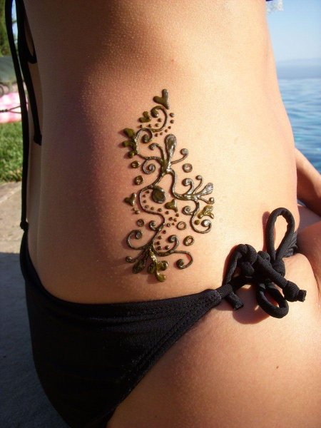 Узоры хной на теле