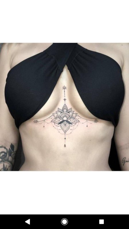 Тату под грудь