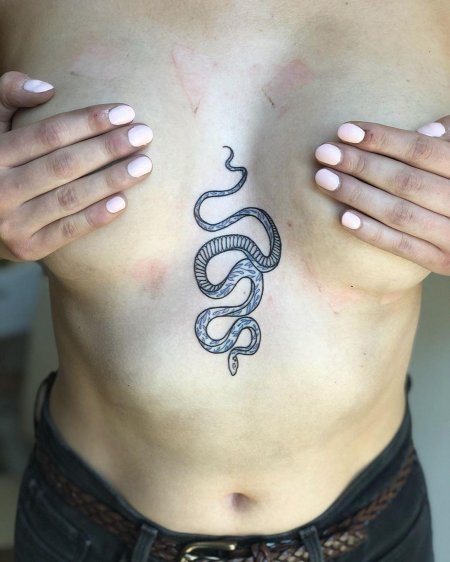 Тату змеи для девушек