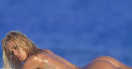 Благовеста бонбонова топлес