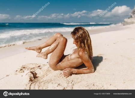 Женщина на пляже