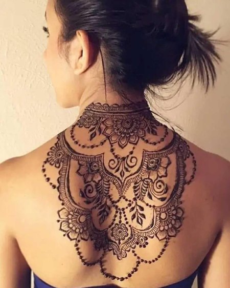 Мехенди на спине