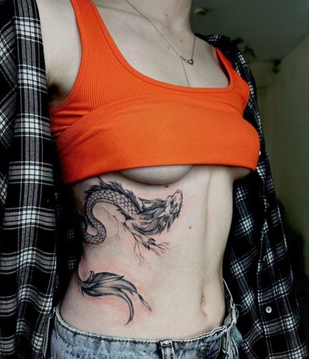 Тату дракона для девушек