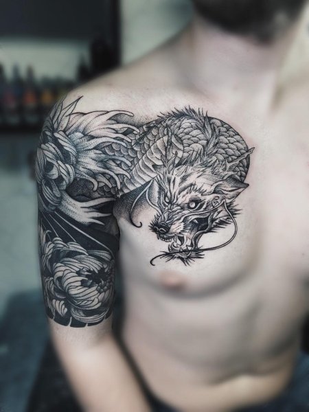 Тату дракона на груди мужские