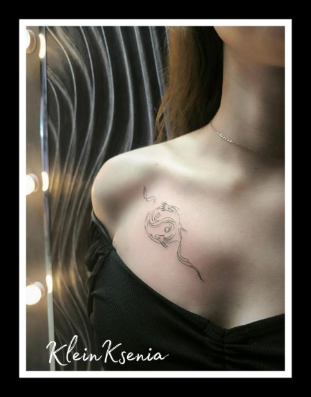 Маленькие тату для девушек на ключице