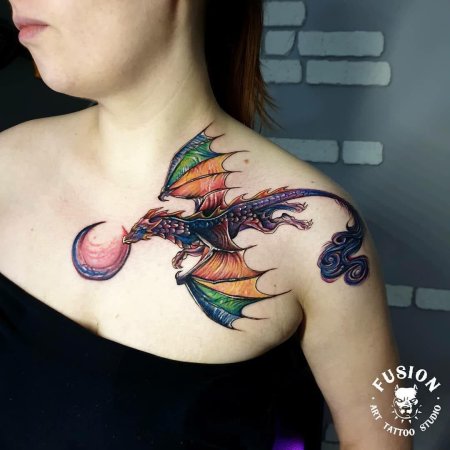 Тату дракона для девушек