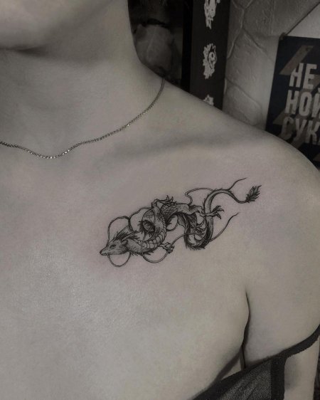 Татуировка на ключице для девушек