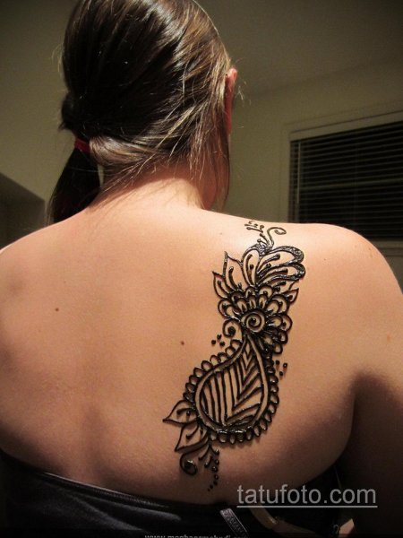 Тату мехенди на плече