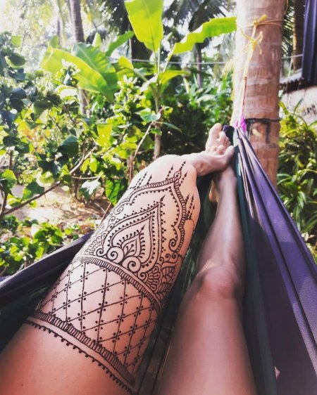 Мехенди на ляшках